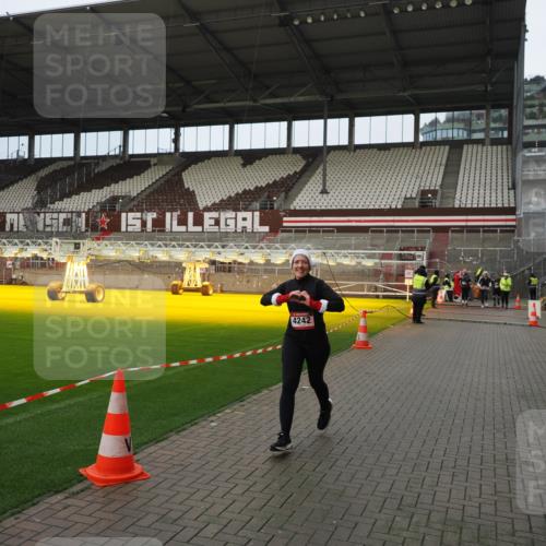07.12.2025 - St. Pauli X-Mass-Run No. 15 Fabian Wolf http://msf.ph/oto/9423365 07.12.2025 11:59:25 Ziel 862, 1337, 1406, 4242, 4790 meine-sportfotos.de