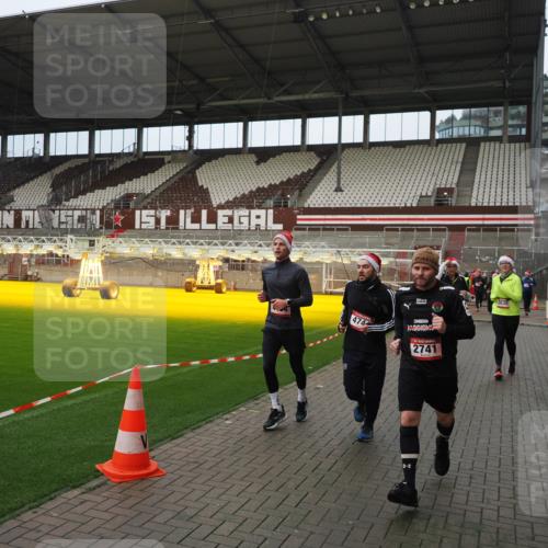 07.12.2025 - St. Pauli X-Mass-Run No. 15 Fabian Wolf http://msf.ph/oto/9423375 07.12.2025 11:59:34 Ziel 1864, 1868, 2627, 2630, 2741, 4242, 4306, 4744, 4754 meine-sportfotos.de