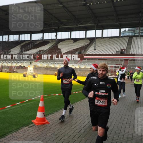 07.12.2025 - St. Pauli X-Mass-Run No. 15 Fabian Wolf http://msf.ph/oto/9423377 07.12.2025 11:59:35 Ziel 1864, 1865, 1868, 2627, 2630, 2741, 4242, 4306, 4744, 4754 meine-sportfotos.de