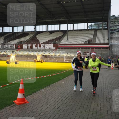 07.12.2025 - St. Pauli X-Mass-Run No. 15 Fabian Wolf http://msf.ph/oto/9423378 07.12.2025 11:59:37 Ziel 1864, 1865, 1868, 2627, 2630, 2741, 4242, 4306, 4744, 4754 meine-sportfotos.de