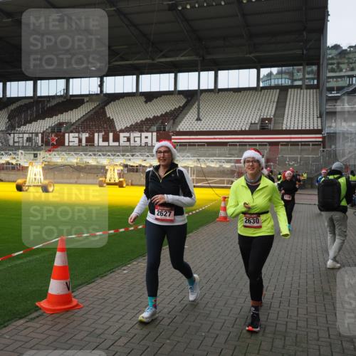 07.12.2025 - St. Pauli X-Mass-Run No. 15 Fabian Wolf http://msf.ph/oto/9423383 07.12.2025 11:59:38 Ziel 1864, 1865, 1868, 2627, 2630, 2741, 4306, 4744, 4754 meine-sportfotos.de