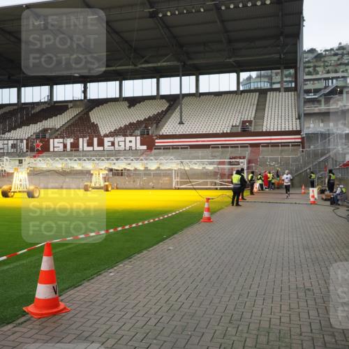 07.12.2025 - St. Pauli X-Mass-Run No. 15 Fabian Wolf http://msf.ph/oto/9423452 07.12.2025 12:00:32 Ziel 2264, 2267, 3584, 3587, 4723 meine-sportfotos.de