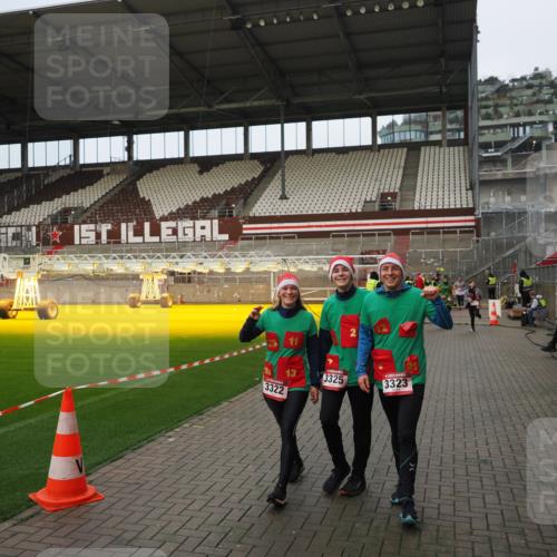 07.12.2025 - St. Pauli X-Mass-Run No. 15 Fabian Wolf http://msf.ph/oto/9423471 07.12.2025 12:00:55 Ziel 124, 1225, 1443, 1665, 1880, 2032, 3318, 3322, 3323, 3325 meine-sportfotos.de