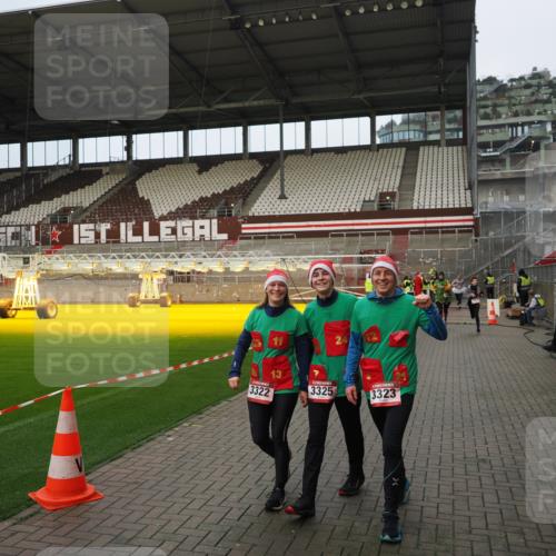 07.12.2025 - St. Pauli X-Mass-Run No. 15 Fabian Wolf http://msf.ph/oto/9423472 07.12.2025 12:00:55 Ziel 124, 1225, 1443, 1665, 1880, 2032, 3318, 3322, 3323, 3325 meine-sportfotos.de