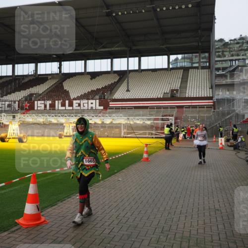 07.12.2025 - St. Pauli X-Mass-Run No. 15 Fabian Wolf http://msf.ph/oto/9423487 07.12.2025 12:01:03 Ziel 124, 1443, 1635, 1665, 1880, 2463 meine-sportfotos.de
