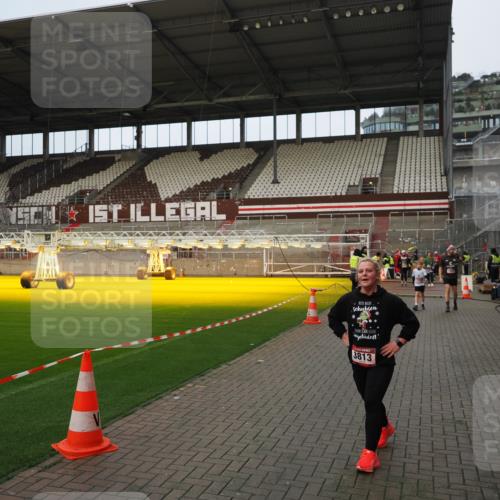 07.12.2025 - St. Pauli X-Mass-Run No. 15 Fabian Wolf http://msf.ph/oto/9423510 07.12.2025 12:01:17 Ziel 1923, 1928, 1930, 1932, 2463, 3811, 3813, 3992 meine-sportfotos.de