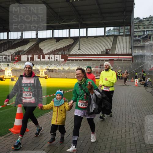 07.12.2025 - St. Pauli X-Mass-Run No. 15 Fabian Wolf http://msf.ph/oto/9423545 07.12.2025 12:01:32 Ziel 1786, 1930, 1932, 2987, 2991, 3385, 3463, 3531, 3981, 3990 meine-sportfotos.de