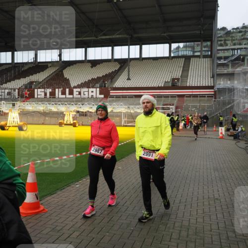 07.12.2025 - St. Pauli X-Mass-Run No. 15 Fabian Wolf http://msf.ph/oto/9423552 07.12.2025 12:01:33 Ziel 1786, 1930, 1932, 2987, 2991, 3385, 3463, 3531, 3981, 3990, 4753 meine-sportfotos.de