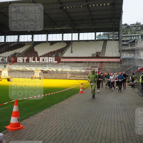 07.12.2025 - St. Pauli X-Mass-Run No. 15 Fabian Wolf http://msf.ph/oto/9423597 07.12.2025 12:01:55 Ziel 576, 926, 928, 933, 1719, 2411, 2539, 2868, 3869, 4107, 4109, 4156, 4369, 4370 meine-sportfotos.de