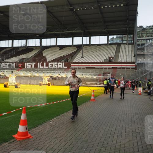 07.12.2025 - St. Pauli X-Mass-Run No. 15 Fabian Wolf http://msf.ph/oto/9423654 07.12.2025 12:02:22 Ziel 2936, 2940, 3203, 3837, 4364 meine-sportfotos.de
