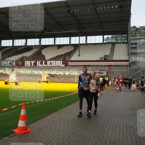 07.12.2025 - St. Pauli X-Mass-Run No. 15 Fabian Wolf http://msf.ph/oto/9423667 07.12.2025 12:02:26 Ziel 235, 1979, 1983, 2936, 2940, 3203, 3429, 3837, 4364 meine-sportfotos.de