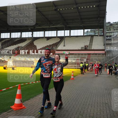07.12.2025 - St. Pauli X-Mass-Run No. 15 Fabian Wolf http://msf.ph/oto/9423674 07.12.2025 12:02:28 Ziel 235, 1979, 1983, 2936, 2940, 3203, 3429, 3432, 3837, 4364 meine-sportfotos.de