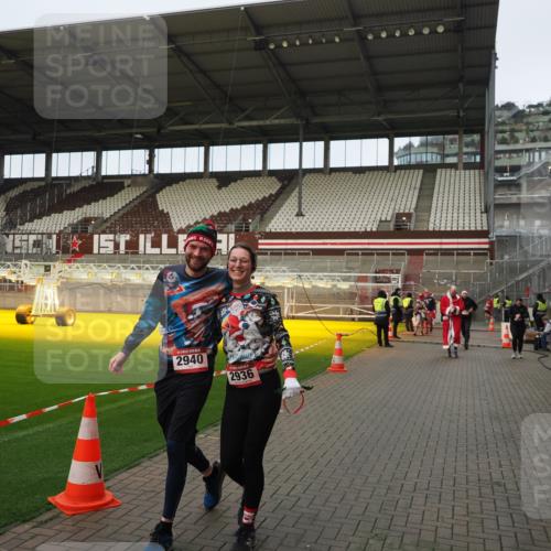 07.12.2025 - St. Pauli X-Mass-Run No. 15 Fabian Wolf http://msf.ph/oto/9423675 07.12.2025 12:02:28 Ziel 235, 1979, 1983, 2936, 2940, 3203, 3429, 3432, 3837, 4364 meine-sportfotos.de