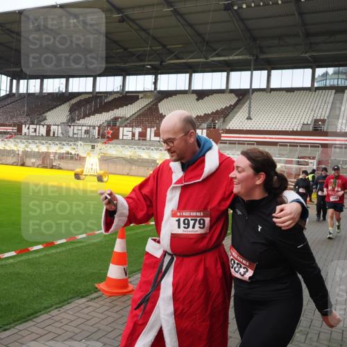 07.12.2025 - St. Pauli X-Mass-Run No. 15 Fabian Wolf http://msf.ph/oto/9423702 07.12.2025 12:02:40 Ziel 235, 1279, 1979, 1983, 3429, 3432, 3743, 3745, 3803, 3837, 3995 meine-sportfotos.de