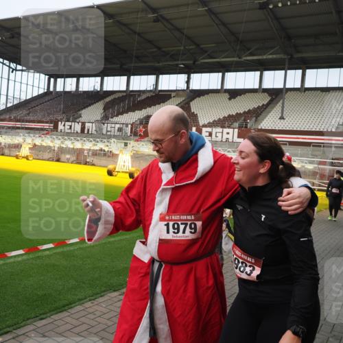 07.12.2025 - St. Pauli X-Mass-Run No. 15 Fabian Wolf http://msf.ph/oto/9423703 07.12.2025 12:02:40 Ziel 235, 1279, 1979, 1983, 3429, 3432, 3743, 3745, 3803, 3837, 3995 meine-sportfotos.de