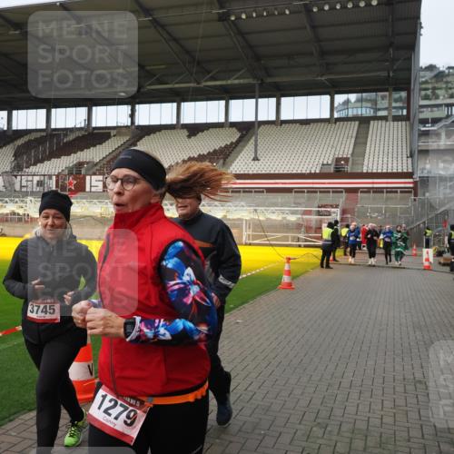 07.12.2025 - St. Pauli X-Mass-Run No. 15 Fabian Wolf http://msf.ph/oto/9423725 07.12.2025 12:02:46 Ziel 235, 826, 1279, 2095, 3429, 3432, 3743, 3745, 3803, 3995, 4681, 4682, 4683, 4684 meine-sportfotos.de
