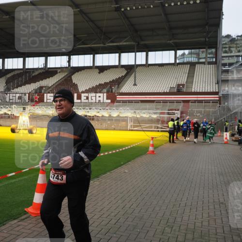 07.12.2025 - St. Pauli X-Mass-Run No. 15 Fabian Wolf http://msf.ph/oto/9423726 07.12.2025 12:02:47 Ziel 826, 1279, 2095, 3432, 3743, 3745, 3803, 3995, 4681, 4682, 4683, 4684 meine-sportfotos.de