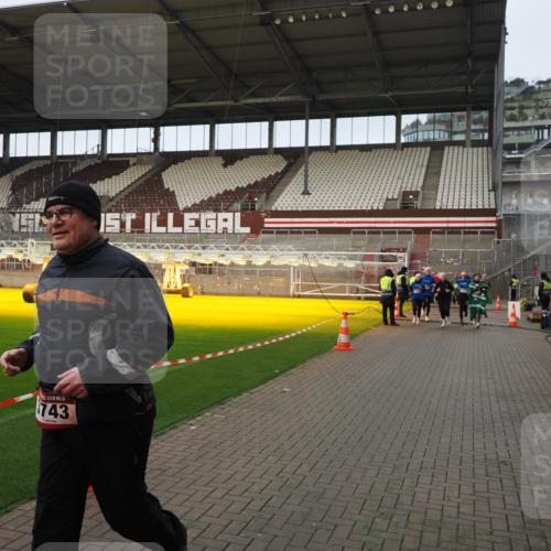 07.12.2025 - St. Pauli X-Mass-Run No. 15 Fabian Wolf http://msf.ph/oto/9423727 07.12.2025 12:02:47 Ziel 826, 1279, 2095, 3432, 3743, 3745, 3803, 3995, 4681, 4682, 4683, 4684 meine-sportfotos.de