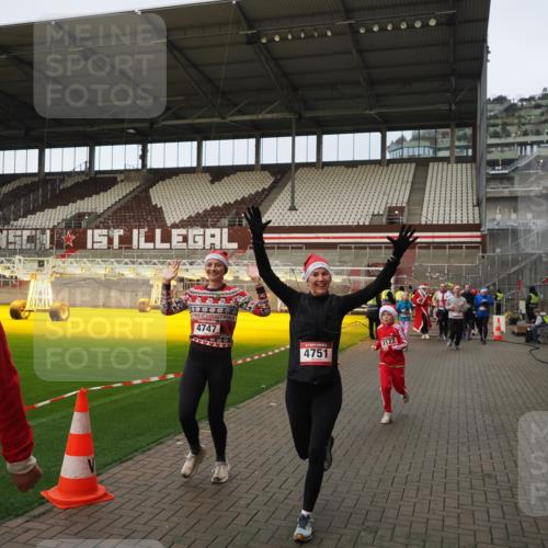 07.12.2025 - St. Pauli X-Mass-Run No. 15 Fabian Wolf http://msf.ph/oto/9423778 07.12.2025 12:03:08 Ziel 2610, 2747, 2822, 2834, 2843, 3122, 3125, 3130, 3134, 3281, 4024, 4076, 4120, 4228, 4243, 4244, 4747, 4750, 4751 meine-sportfotos.de