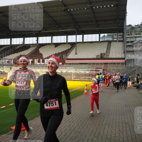 07.12.2025 - St. Pauli X-Mass-Run No. 15 Fabian Wolf http://msf.ph/oto/9423781 07.12.2025 12:03:09 Ziel 267, 2610, 2747, 2822, 2834, 2843, 3122, 3125, 3130, 3134, 3281, 4024, 4228, 4243, 4244, 4747, 4750, 4751 meine-sportfotos.de