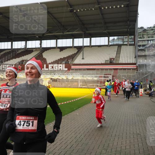 07.12.2025 - St. Pauli X-Mass-Run No. 15 Fabian Wolf http://msf.ph/oto/9423782 07.12.2025 12:03:09 Ziel 267, 2610, 2747, 2822, 2834, 2843, 3122, 3125, 3130, 3134, 3281, 4024, 4228, 4243, 4244, 4747, 4750, 4751 meine-sportfotos.de