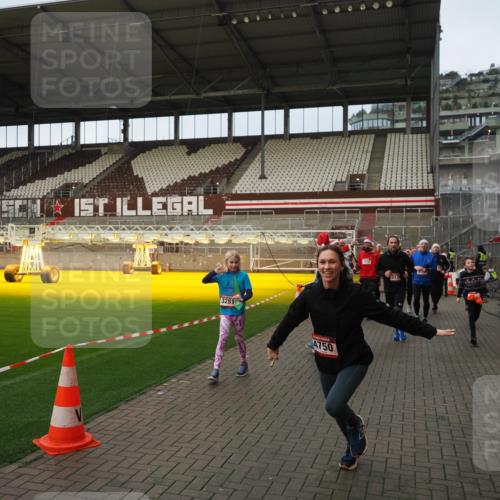 07.12.2025 - St. Pauli X-Mass-Run No. 15 Fabian Wolf http://msf.ph/oto/9423794 07.12.2025 12:03:13 Ziel 267, 2610, 2747, 2822, 2834, 2843, 3122, 3125, 3130, 3134, 3281, 3282, 3937, 3941, 3943, 4024, 4243, 4244, 4741, 4747, 4750, 4751 meine-sportfotos.de