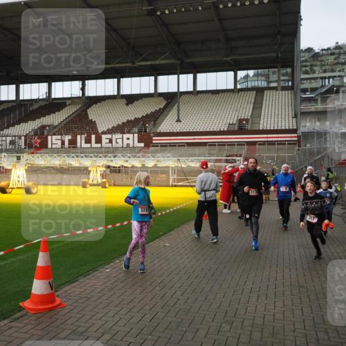 07.12.2025 - St. Pauli X-Mass-Run No. 15 Fabian Wolf http://msf.ph/oto/9423798 07.12.2025 12:03:14 Ziel 267, 2610, 2747, 2822, 2834, 2843, 3122, 3125, 3130, 3134, 3281, 3282, 3937, 3941, 3943, 4024, 4243, 4244, 4741, 4747, 4750, 4751 meine-sportfotos.de