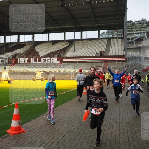07.12.2025 - St. Pauli X-Mass-Run No. 15 Fabian Wolf http://msf.ph/oto/9423801 07.12.2025 12:03:15 Ziel 267, 2610, 2747, 2822, 2834, 2843, 3122, 3125, 3130, 3134, 3281, 3282, 3937, 3941, 3943, 4024, 4243, 4244, 4741, 4747, 4750, 4751 meine-sportfotos.de