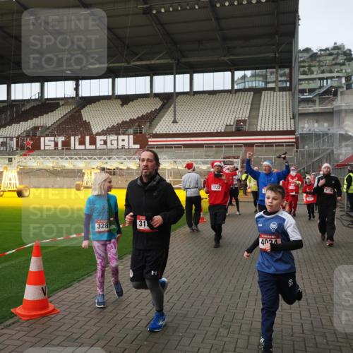 07.12.2025 - St. Pauli X-Mass-Run No. 15 Fabian Wolf http://msf.ph/oto/9423805 07.12.2025 12:03:16 Ziel 267, 2610, 2747, 2822, 2834, 2843, 3122, 3125, 3130, 3134, 3281, 3282, 3937, 3941, 3943, 4024, 4243, 4244, 4732, 4741, 4747, 4750, 4751 meine-sportfotos.de