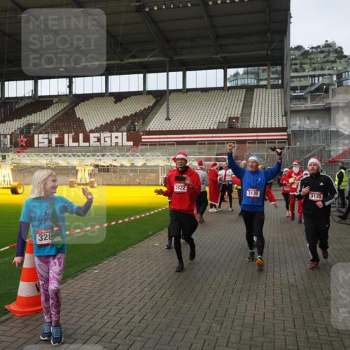 07.12.2025 - St. Pauli X-Mass-Run No. 15 Fabian Wolf http://msf.ph/oto/9423811 07.12.2025 12:03:17 Ziel 267, 2610, 2747, 2822, 2834, 2843, 3122, 3125, 3130, 3134, 3281, 3282, 3937, 3941, 3943, 4024, 4243, 4244, 4732, 4741, 4747, 4750, 4751 meine-sportfotos.de