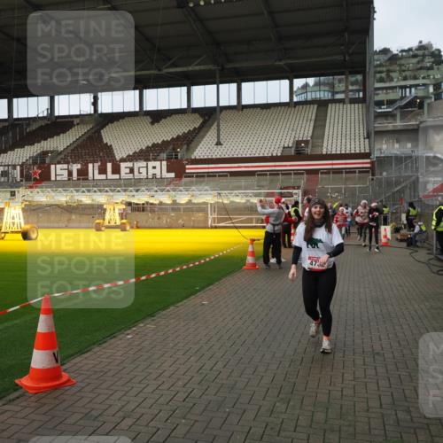 07.12.2025 - St. Pauli X-Mass-Run No. 15 Fabian Wolf http://msf.ph/oto/9423831 07.12.2025 12:03:25 Ziel 267, 2610, 2822, 2834, 2843, 3125, 3134, 3282, 3807, 3937, 3941, 3943, 4006, 4022, 4024, 4241, 4726, 4731, 4732, 4741, 4750, 5007 meine-sportfotos.de