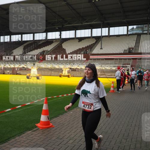 07.12.2025 - St. Pauli X-Mass-Run No. 15 Fabian Wolf http://msf.ph/oto/9423837 07.12.2025 12:03:27 Ziel 267, 2834, 3125, 3282, 3807, 3937, 3941, 3943, 4006, 4022, 4024, 4241, 4247, 4726, 4731, 4732, 4741, 5007 meine-sportfotos.de