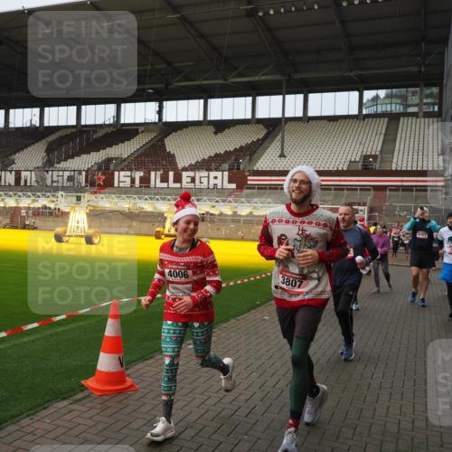 07.12.2025 - St. Pauli X-Mass-Run No. 15 Fabian Wolf http://msf.ph/oto/9423848 07.12.2025 12:03:31 Ziel 255, 258, 3282, 3807, 3937, 3941, 3943, 4006, 4022, 4221, 4224, 4241, 4247, 4726, 4731, 4732, 4741, 4746, 5007 meine-sportfotos.de
