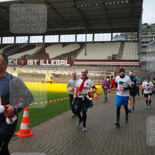 07.12.2025 - St. Pauli X-Mass-Run No. 15 Fabian Wolf http://msf.ph/oto/9423851 07.12.2025 12:03:33 Ziel 255, 258, 263, 3807, 4006, 4022, 4221, 4224, 4241, 4247, 4726, 4731, 4732, 4746, 5007 meine-sportfotos.de