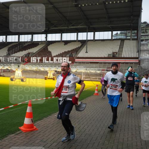 07.12.2025 - St. Pauli X-Mass-Run No. 15 Fabian Wolf http://msf.ph/oto/9423853 07.12.2025 12:03:33 Ziel 255, 258, 263, 3807, 4006, 4022, 4221, 4224, 4241, 4247, 4726, 4731, 4732, 4746, 5007 meine-sportfotos.de