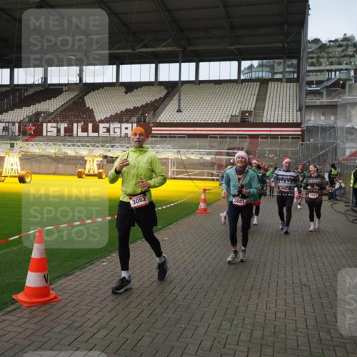07.12.2025 - St. Pauli X-Mass-Run No. 15 Fabian Wolf http://msf.ph/oto/9423880 07.12.2025 12:03:44 Ziel 255, 258, 263, 723, 3081, 3082, 3316, 3317, 3994, 3996, 3997, 4011, 4021, 4022, 4221, 4224, 4247, 4726, 4731, 4742, 4746 meine-sportfotos.de
