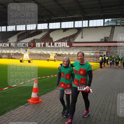 07.12.2025 - St. Pauli X-Mass-Run No. 15 Fabian Wolf http://msf.ph/oto/9423926 07.12.2025 12:03:55 Ziel 723, 1236, 1357, 3081, 3082, 3316, 3317, 3753, 3851, 3994, 3996, 3997, 4011, 4021, 4047, 4049, 4131, 4365, 4367, 4742 meine-sportfotos.de