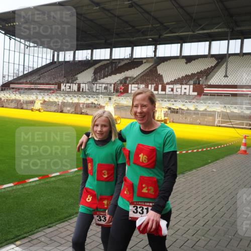 07.12.2025 - St. Pauli X-Mass-Run No. 15 Fabian Wolf http://msf.ph/oto/9423931 07.12.2025 12:03:56 Ziel 1236, 1357, 3081, 3082, 3316, 3317, 3753, 3851, 3994, 3996, 3997, 4011, 4021, 4047, 4049, 4131, 4365, 4367, 4742 meine-sportfotos.de