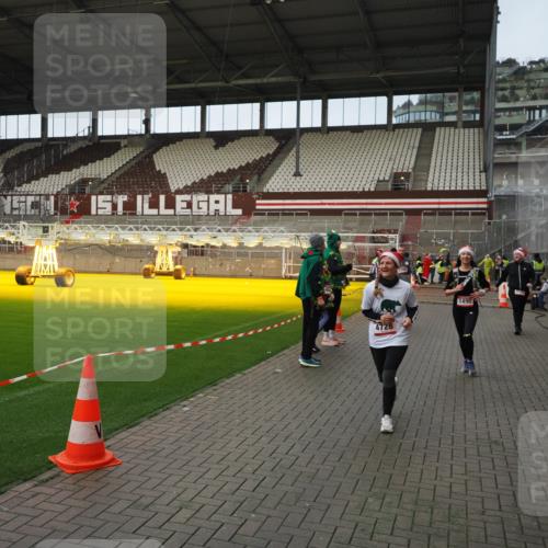 07.12.2025 - St. Pauli X-Mass-Run No. 15 Fabian Wolf http://msf.ph/oto/9423986 07.12.2025 12:04:19 Ziel 778, 795, 923, 1228, 1231, 1490, 1504, 2091, 2398, 2410, 3121, 3705, 3983, 3985, 4008, 4302, 4305, 4311, 4374, 4375, 4386, 4728 meine-sportfotos.de