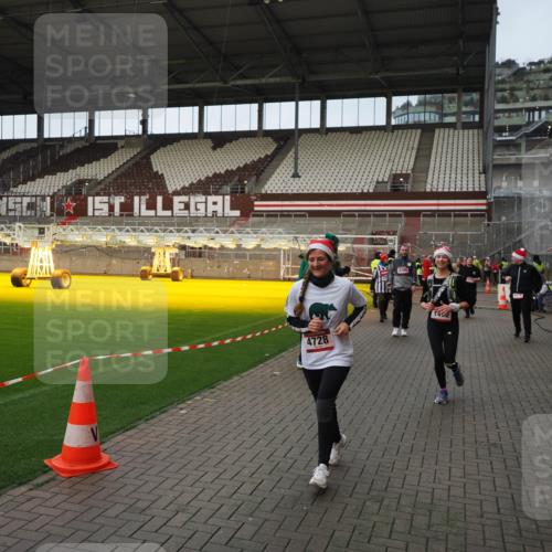 07.12.2025 - St. Pauli X-Mass-Run No. 15 Fabian Wolf http://msf.ph/oto/9423987 07.12.2025 12:04:20 Ziel 778, 795, 923, 1228, 1231, 1490, 1504, 2091, 2398, 2410, 3121, 3705, 3983, 3985, 4008, 4302, 4305, 4311, 4374, 4375, 4386, 4728 meine-sportfotos.de