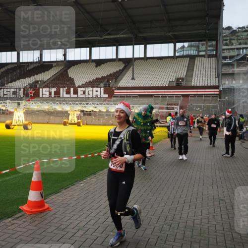 07.12.2025 - St. Pauli X-Mass-Run No. 15 Fabian Wolf http://msf.ph/oto/9423994 07.12.2025 12:04:21 Ziel 778, 795, 923, 1228, 1231, 1490, 1504, 2091, 2398, 2410, 2769, 3121, 3705, 3983, 3985, 4008, 4302, 4305, 4311, 4374, 4375, 4386, 4728 meine-sportfotos.de