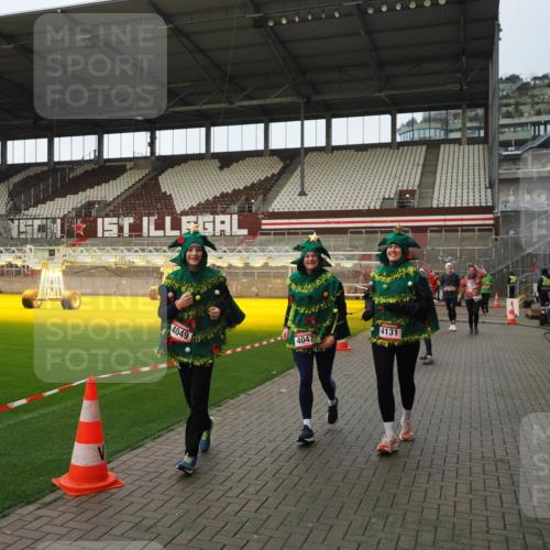 07.12.2025 - St. Pauli X-Mass-Run No. 15 Fabian Wolf http://msf.ph/oto/9424064 07.12.2025 12:04:48 Ziel 3021, 3175, 3176, 3487, 3577, 3581, 3604, 3688, 3725, 4329, 4417, 4418, 4420 meine-sportfotos.de
