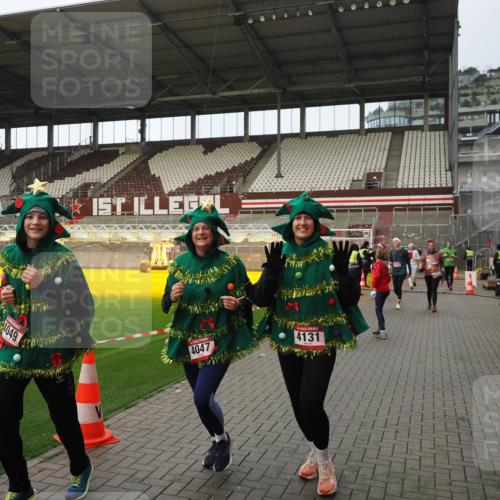 07.12.2025 - St. Pauli X-Mass-Run No. 15 Fabian Wolf http://msf.ph/oto/9424069 07.12.2025 12:04:49 Ziel 3021, 3175, 3176, 3487, 3577, 3581, 3604, 3688, 3725, 4329, 4417, 4418, 4420 meine-sportfotos.de