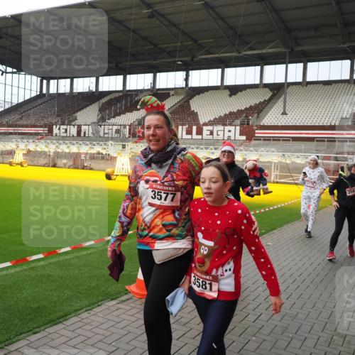 07.12.2025 - St. Pauli X-Mass-Run No. 15 Fabian Wolf http://msf.ph/oto/9424102 07.12.2025 12:04:58 Ziel 3021, 3175, 3176, 3487, 3569, 3577, 3581, 4329 meine-sportfotos.de