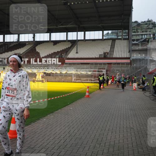 07.12.2025 - St. Pauli X-Mass-Run No. 15 Fabian Wolf http://msf.ph/oto/9424114 07.12.2025 12:05:02 Ziel 1444, 1445, 3021, 3175, 3176, 3372, 3487, 3569, 3577, 3581, 4329 meine-sportfotos.de