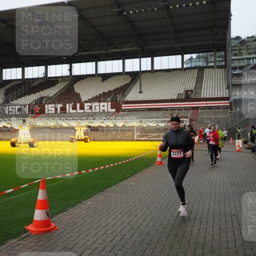 07.12.2025 - St. Pauli X-Mass-Run No. 15 Fabian Wolf http://msf.ph/oto/9424146 07.12.2025 12:05:21 Ziel 666, 860, 1244, 1303, 1304, 1444, 1445, 1446, 1781, 2227, 3268, 3273, 3279, 4719, 4748 meine-sportfotos.de