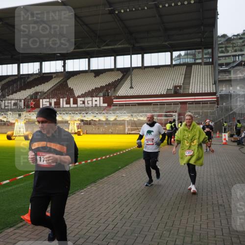 07.12.2025 - St. Pauli X-Mass-Run No. 15 Fabian Wolf http://msf.ph/oto/9424158 07.12.2025 12:05:25 Ziel 666, 860, 1244, 1303, 1781, 2227, 3268, 3273, 3279, 4719, 4729, 4748, 4787, 4789 meine-sportfotos.de