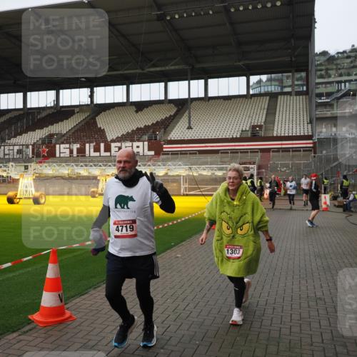 07.12.2025 - St. Pauli X-Mass-Run No. 15 Fabian Wolf http://msf.ph/oto/9424161 07.12.2025 12:05:27 Ziel 666, 860, 1244, 1303, 1781, 2227, 4719, 4729, 4748, 4787, 4788, 4789 meine-sportfotos.de