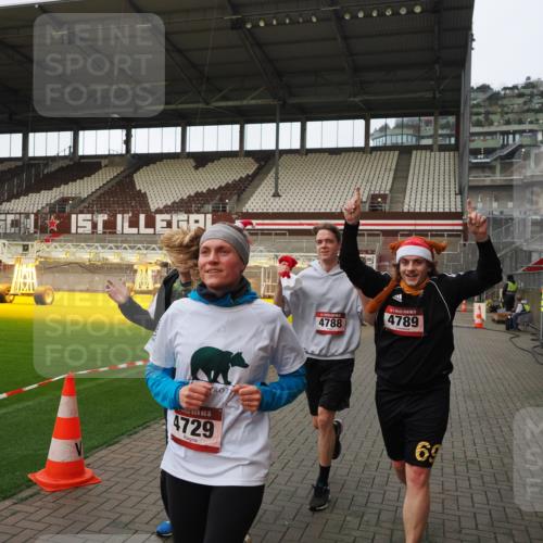 07.12.2025 - St. Pauli X-Mass-Run No. 15 Fabian Wolf http://msf.ph/oto/9424175 07.12.2025 12:05:34 Ziel 1244, 1303, 1781, 2227, 4719, 4729, 4787, 4788, 4789 meine-sportfotos.de