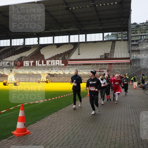07.12.2025 - St. Pauli X-Mass-Run No. 15 Fabian Wolf http://msf.ph/oto/9424194 07.12.2025 12:05:54 Ziel 5, 6, 760, 768, 3106, 3107, 3137, 4019, 4020, 4176, 4307, 4326, 4327, 4357 meine-sportfotos.de